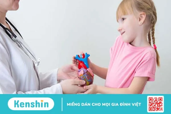 Thất phải hai đường ra là gì? Nguyên nhân, triệu chứng, cách điều trị