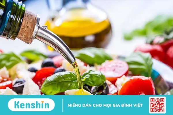 Thực hư việc giảm cân bằng cách uống một ngụm dầu Oliu mỗi ngày