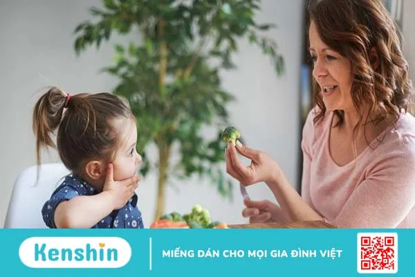 Trẻ biếng ăn do bị ép ăn: Sai lầm nhiều cha mẹ mắc phải