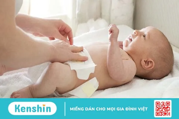 Trẻ sơ sinh ba ngày không ị có nguy hiểm không?