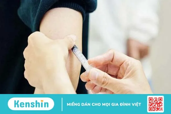 Triệu chứng HIV sau 4 năm như thế nào? Điều trị ra sao?