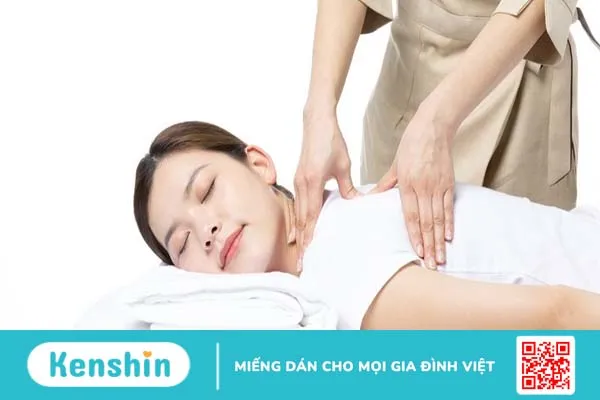 Xoa bóp bấm huyệt điều trị mất ngủ được thực hiện như thế nào?